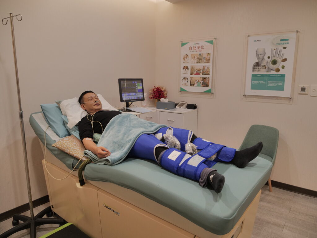 李康生躺美國正宗EECP體外反搏治療