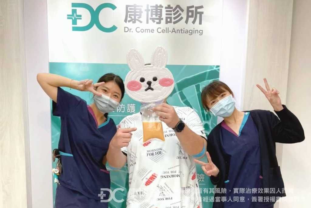 呂先生到診所後,先進行了抽血檢查,報告結果令人震驚。呂先生除了肝功能出現異常外,三酸甘油脂的數值更是超過正常人的八倍!醫師建議他立即安排血液淨化療程,先過濾掉容易讓血管阻塞而導致中風的中大分子物質。
